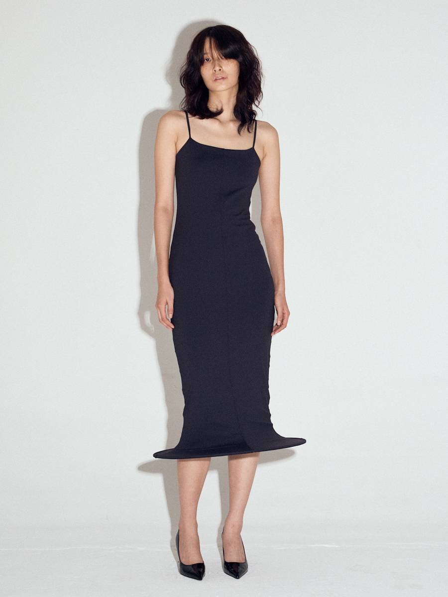 Wired hem classic midi dress in Matt Black