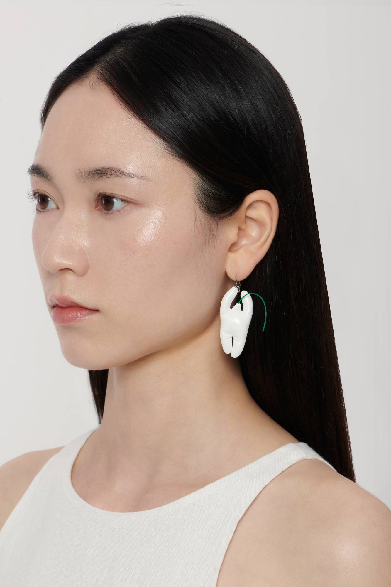 Amo Earring - white