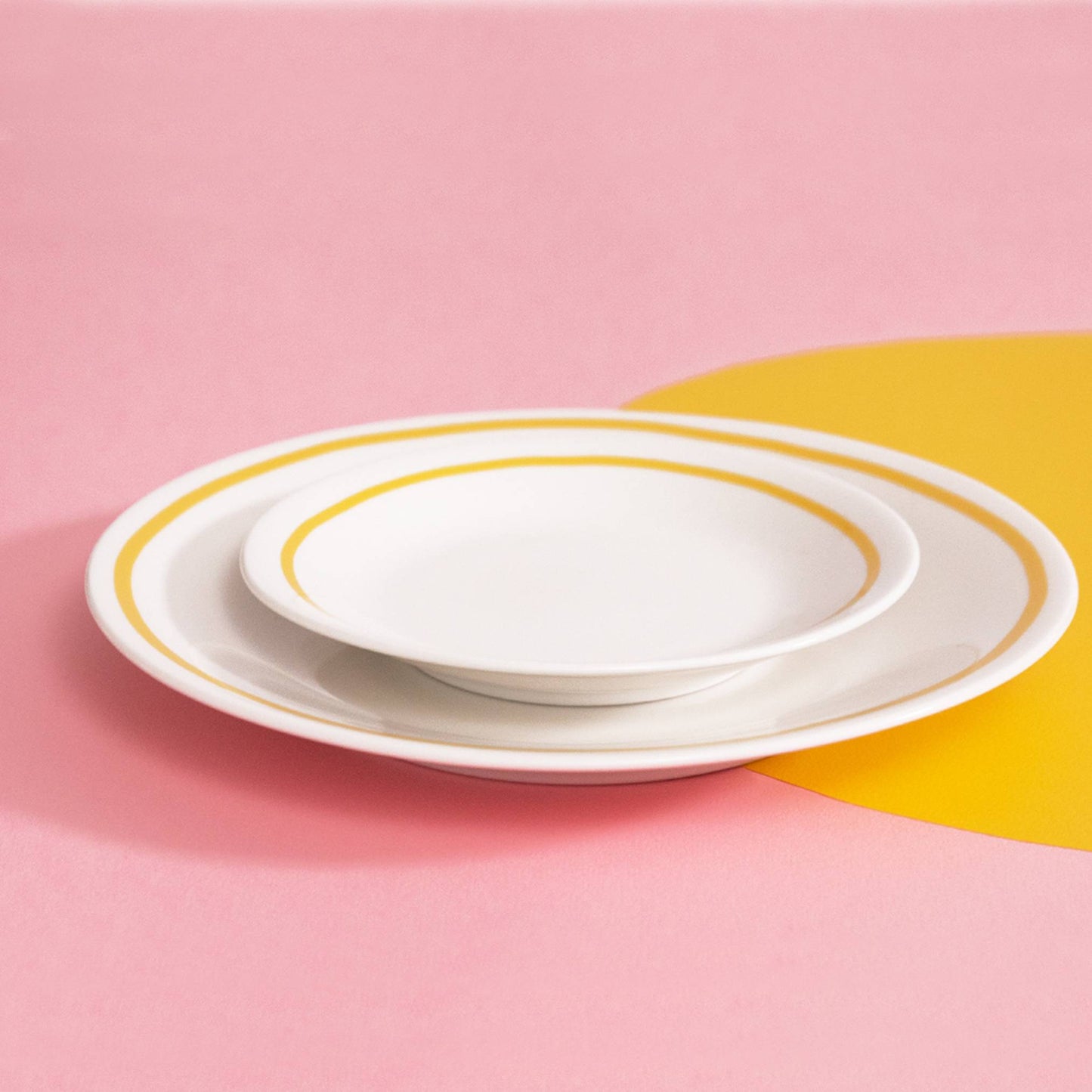 Yellow line plate (2 sizes)