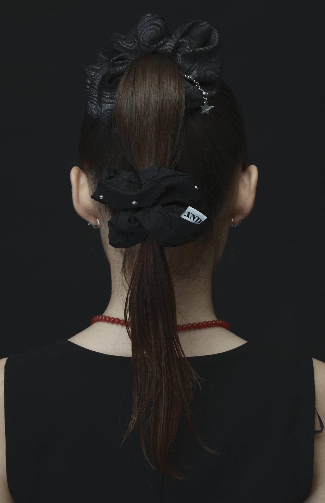 XND STUD SCRUNCHIE