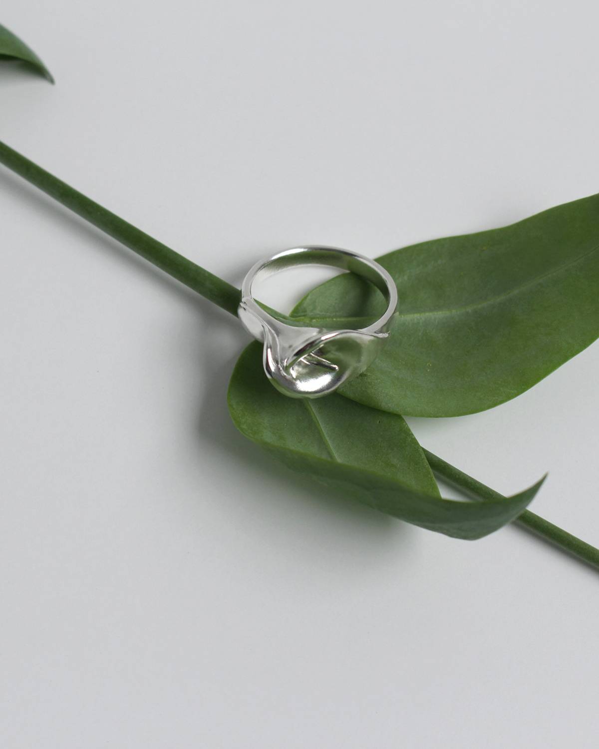 calla lily ring