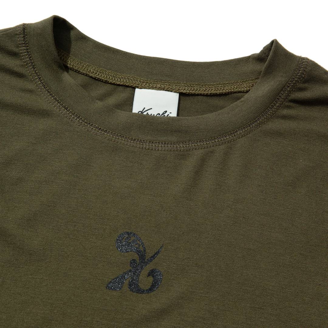 SYMBOL Crop long-sleeved T-Shirt (OLIVE) - KRUCHI 크루치 - CAVA LIFE