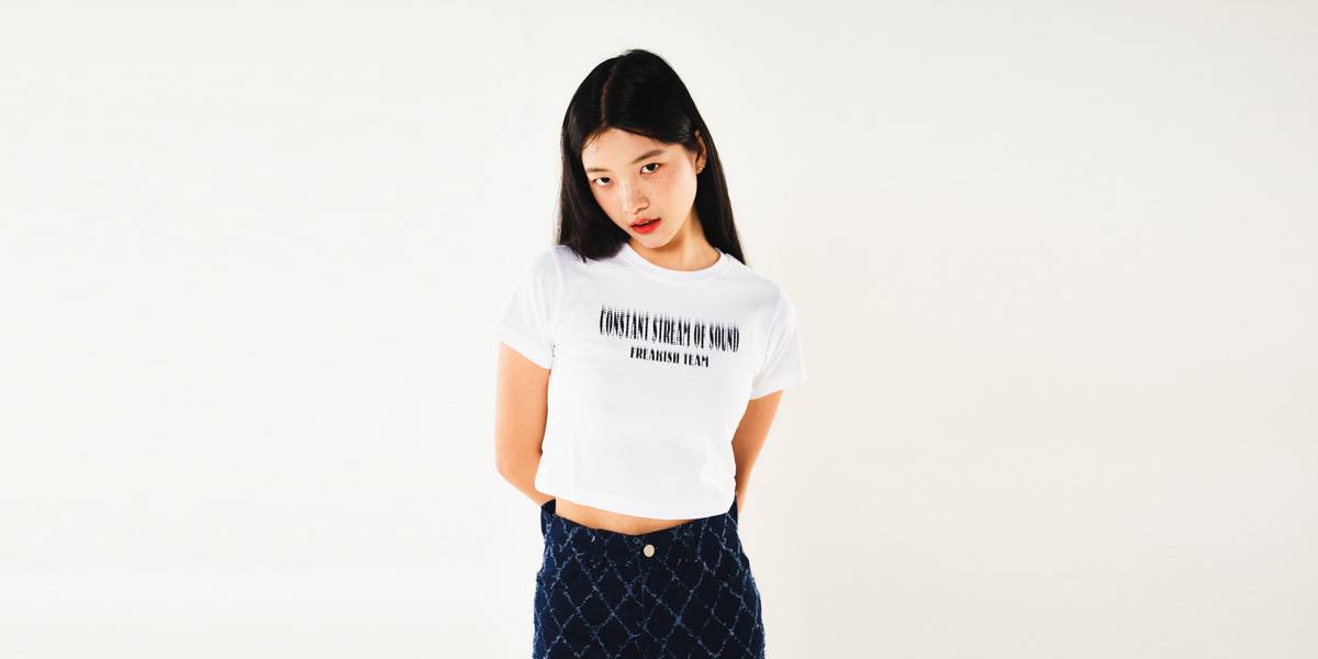 STIPPLE SHORT SLEEVE CROP TEE