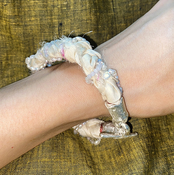 braided silk + pearl bracelet - MIDLIG 미드리그 - CAVA LIFE