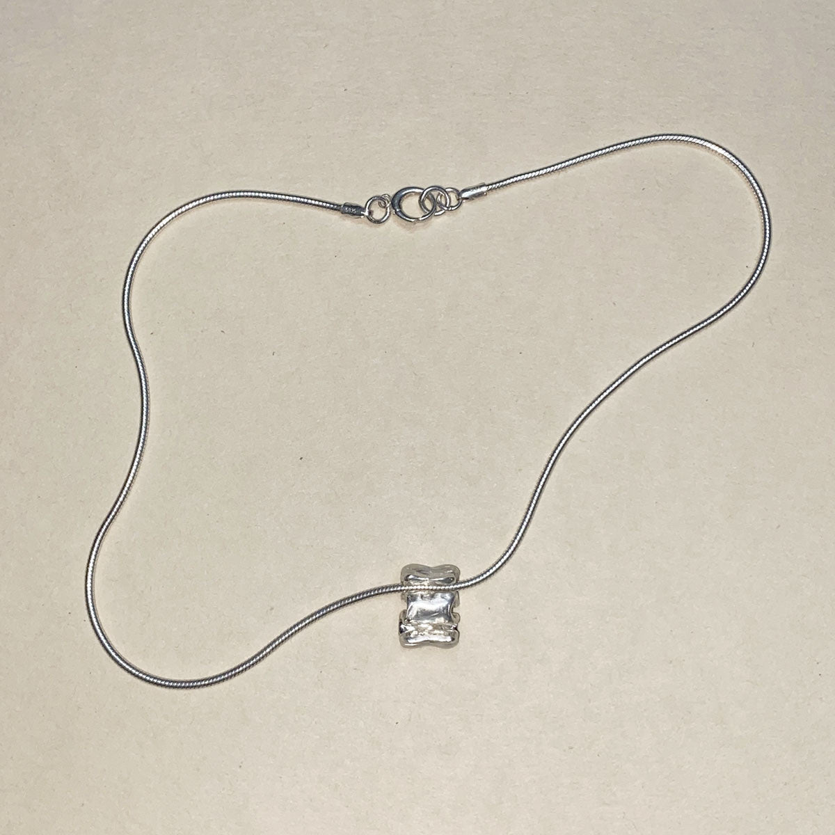 curved necklace 2 - MIDLIG 미드리그 - CAVA LIFE