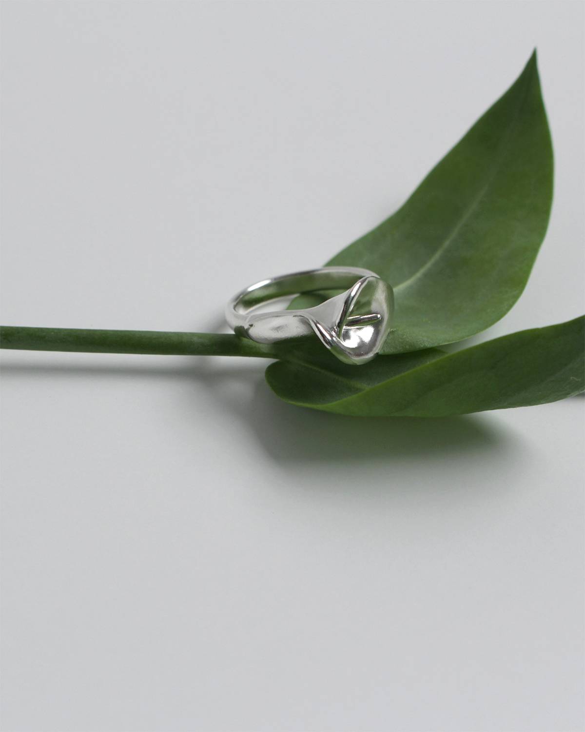 calla lily ring