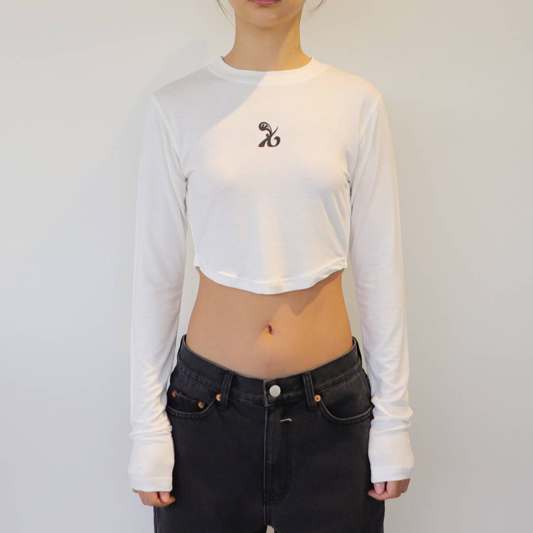 SYMBOL Crop long-sleeved T-Shirt (WHITE) - KRUCHI 크루치 - CAVA LIFE