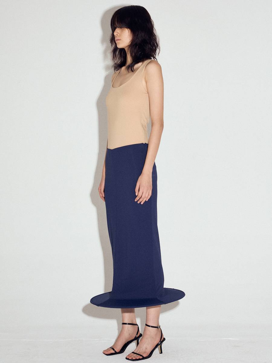 Wired hem cylinder skirt in Navy