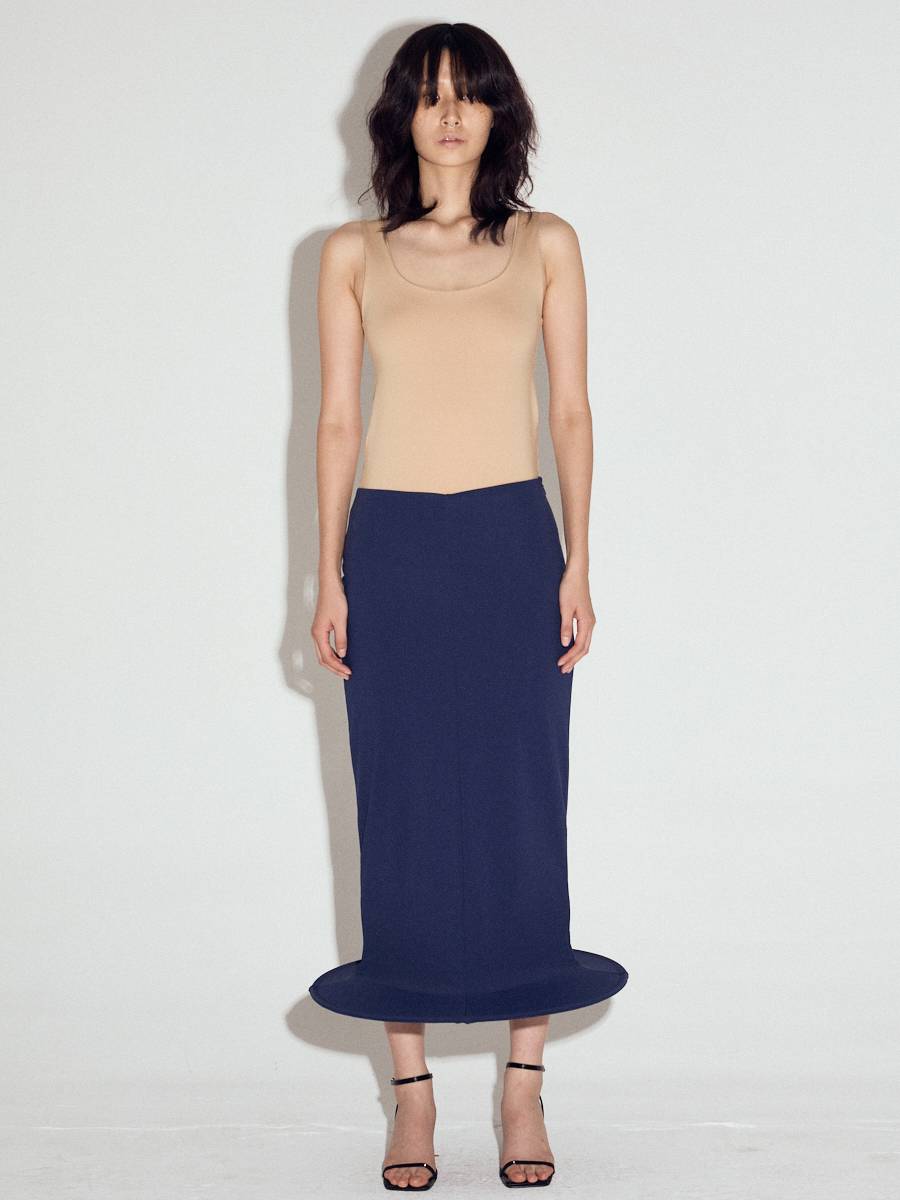 Wired hem cylinder skirt in Navy