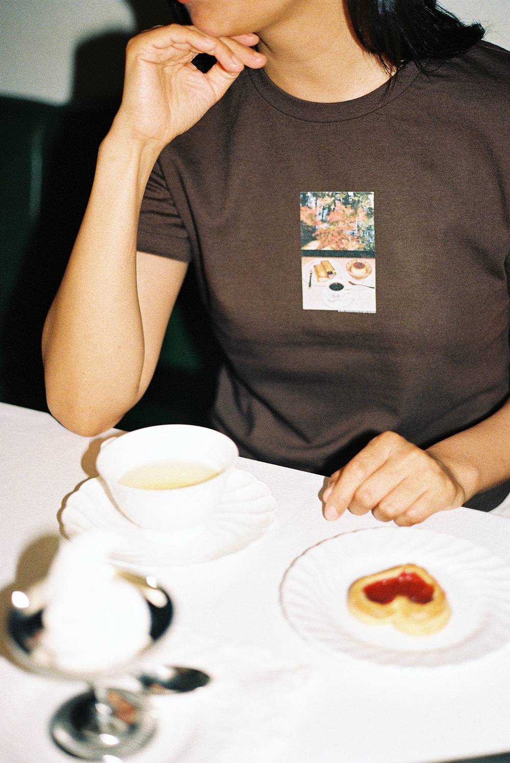 AUTUMN / BREAKFAST GIRL'S T-SHIRT