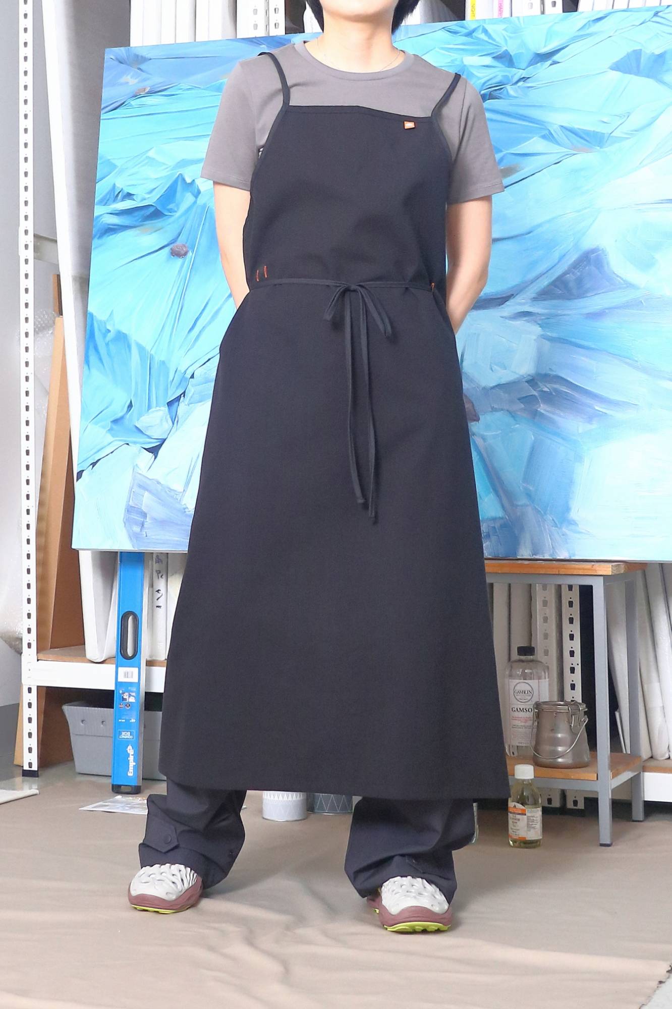 Wraparound Apron H in Black