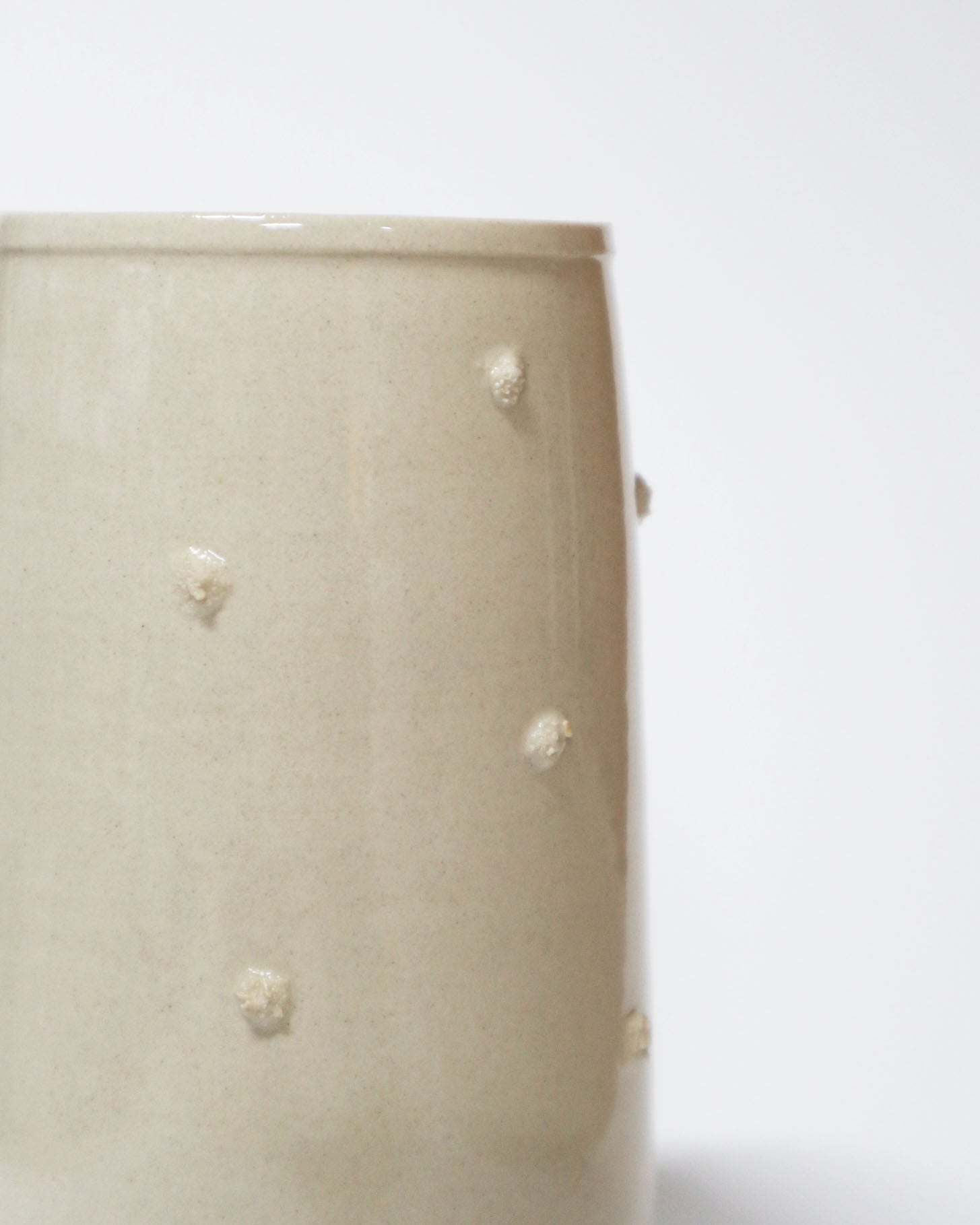textured minidot vase (glossy) - Shinyejiceramics 신예지 - CAVA LIFE
